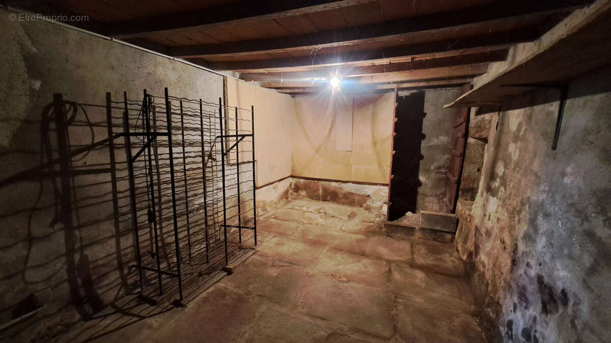 Maison à SAINT-PRIEST-DES-CHAMPS