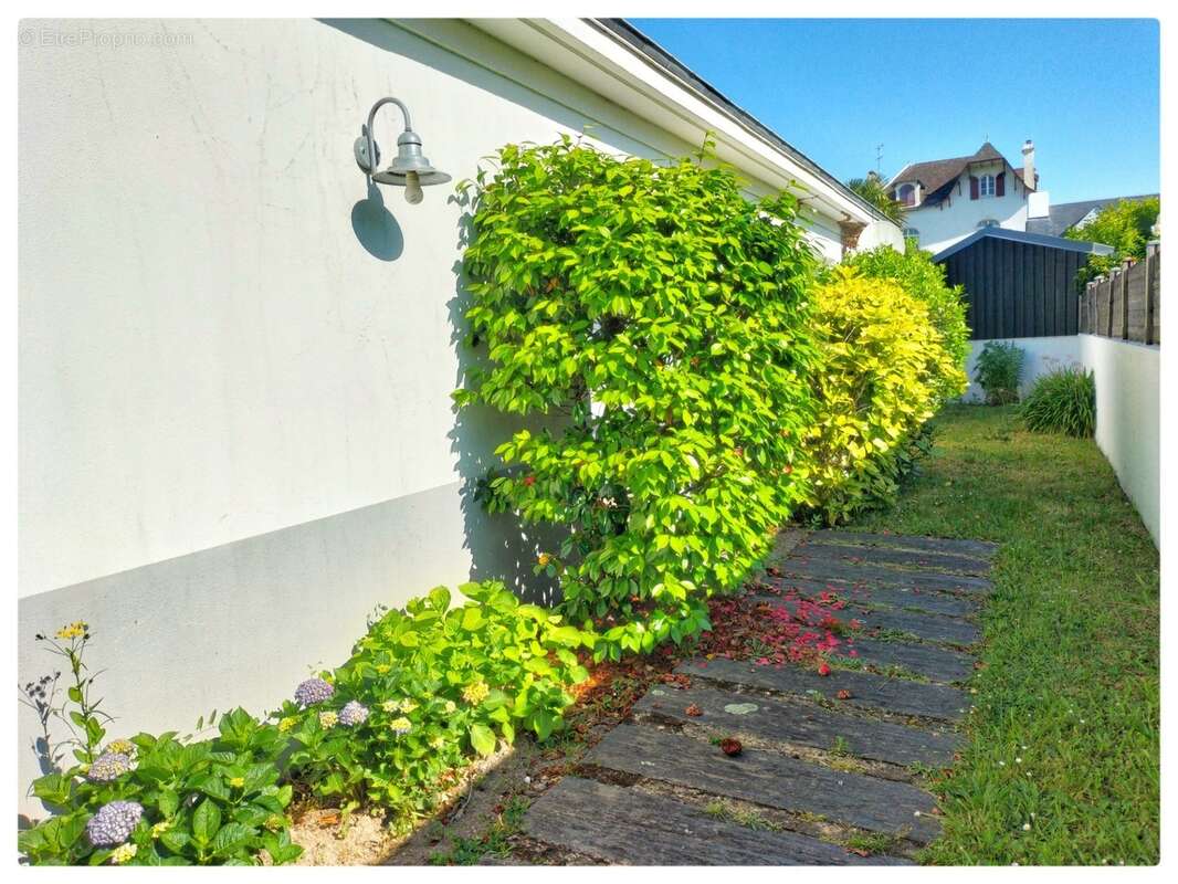 Maison à vendre 9 pièces VANNES (56)-Garage-jardin - photo 25