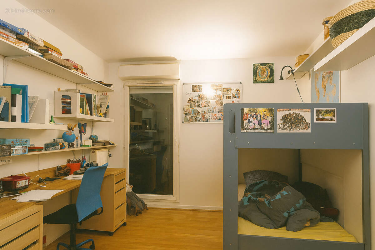 Appartement à COURBEVOIE