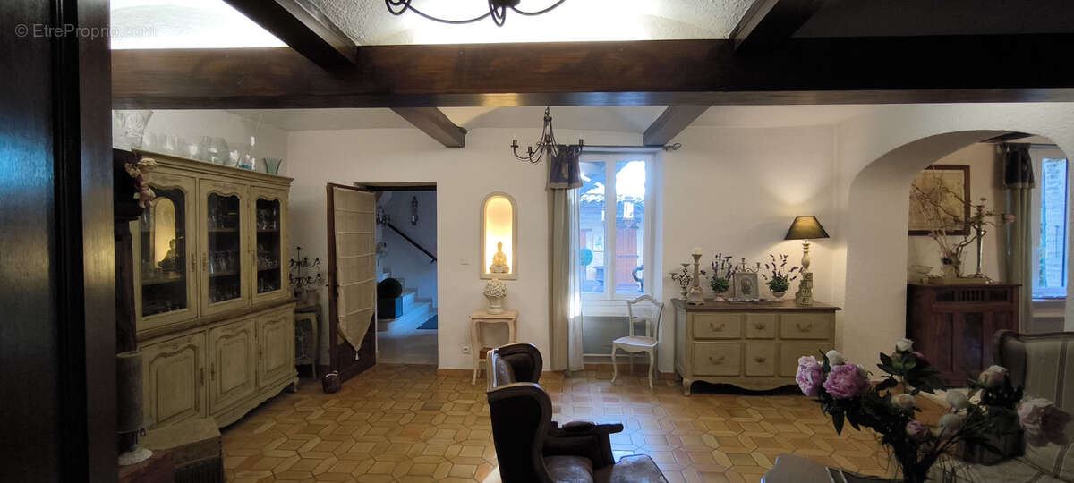 Maison à MIRMANDE