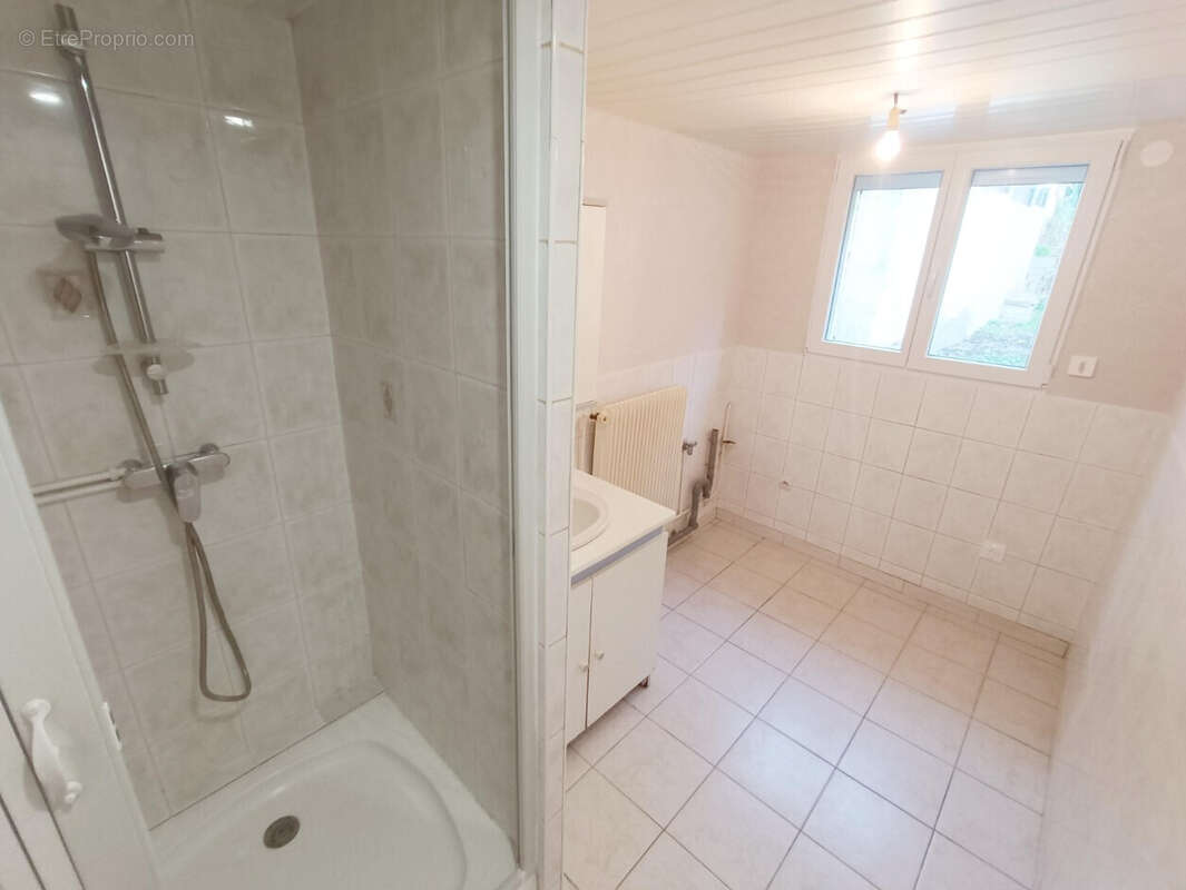 Maison 2 Chambres et jardin quartier St-Maurice - photo 8
