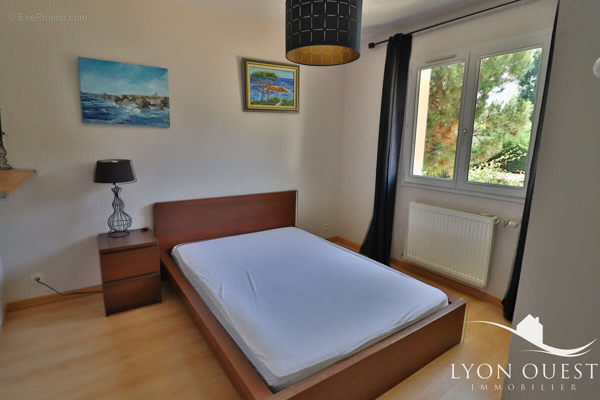Maison  familiale  de  182 m2 proche centre charbonnieres - photo 12