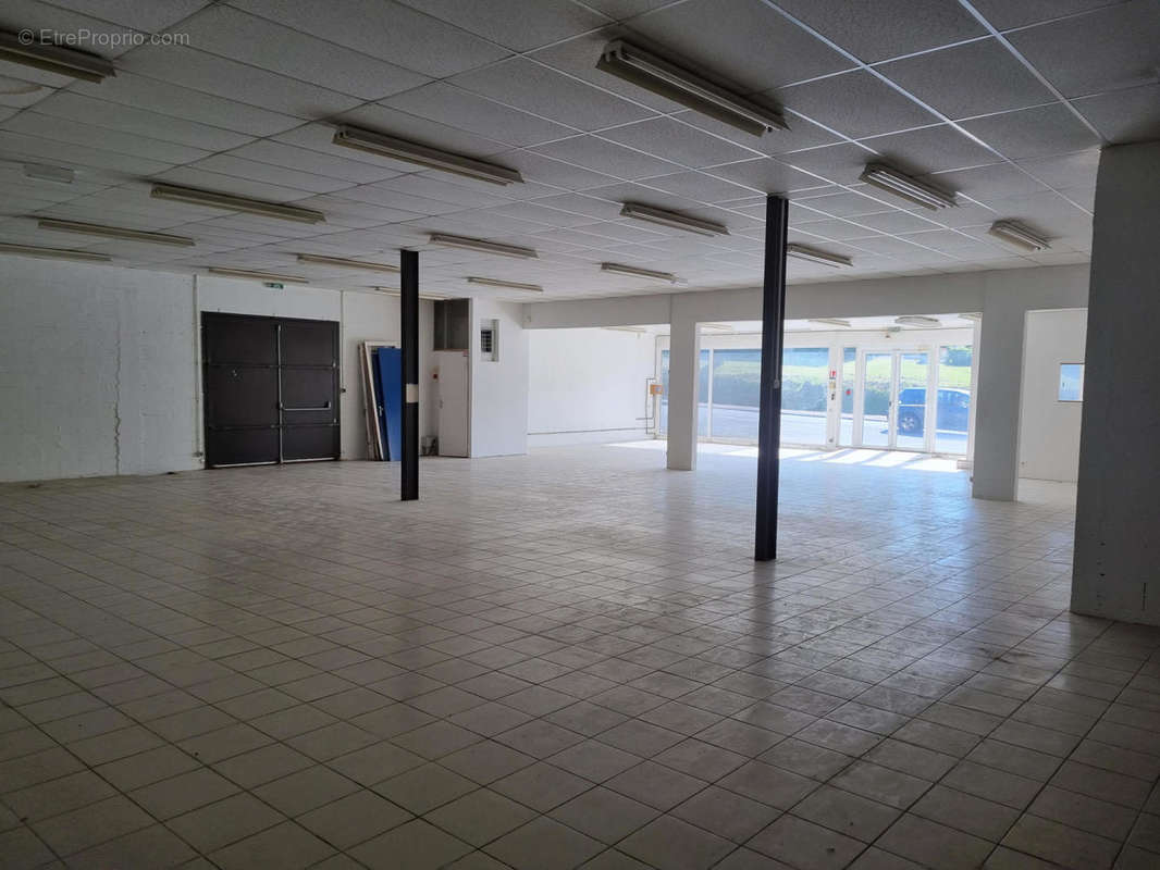 20230526_100730 - Commerce à NONTRON