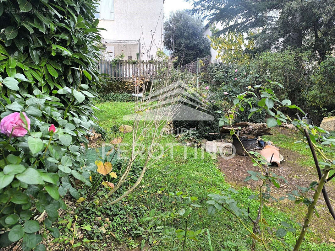 Appartement à SAINT-MAXIMIN-LA-SAINTE-BAUME