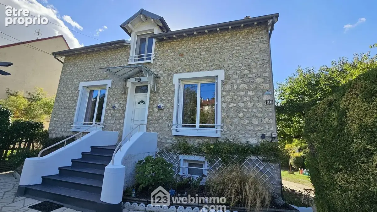 Venez découvrir cette belle maison entretenue de 132 m².