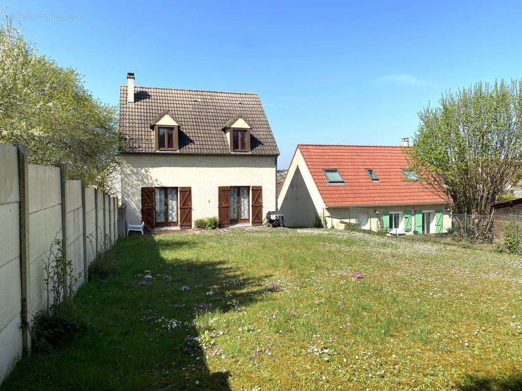 Maison à BONNIERES-SUR-SEINE
