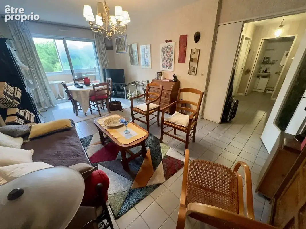 Vaste appartement F2 de 57 m2, résidence sécurisée, parc privé - photo 3