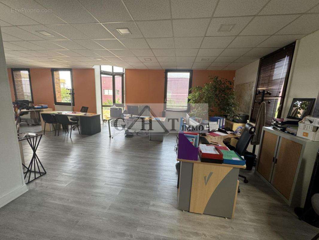 A Vendre Local d'activité 730m2 - photo 2