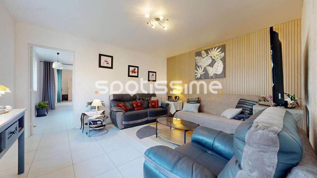 Maison de plain-pied 94 m² avec garage et jardin arboré  Quartier Mairie à Agde - photo 3