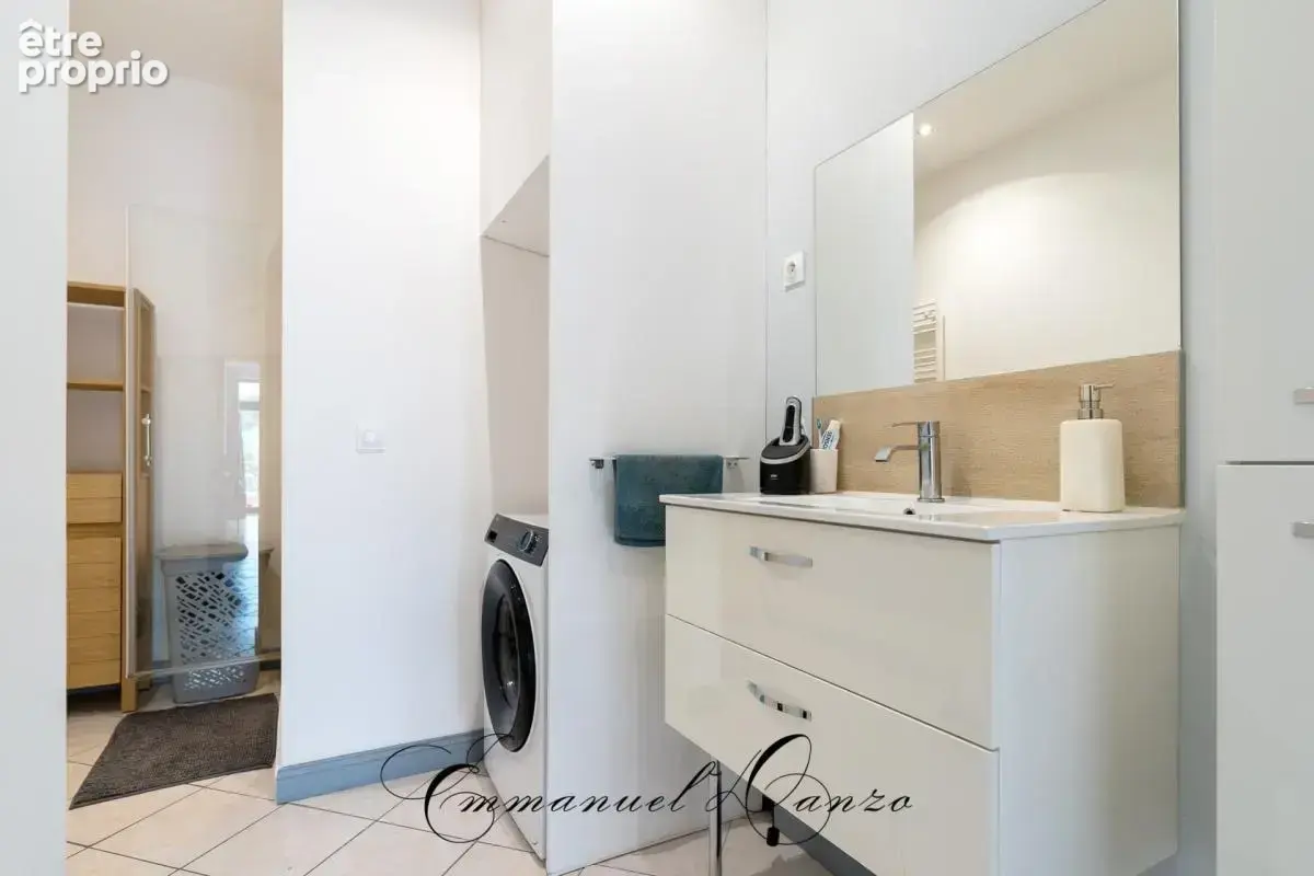 CHAMPIGNEULLES – Appartement 3 pièces rénové de 77 m² – Entrée indépendante – 2 stationnements privatifs - photo 11