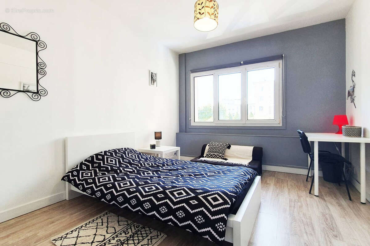 Le havre coeur de ville notre dame vente residence etudiante  10 chambres meublees avec balcon - photo 2
