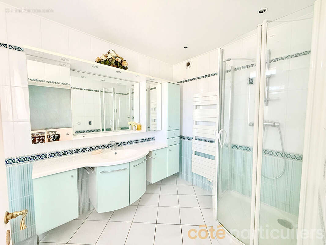Appartement à SAINT-CYR-SUR-LOIRE