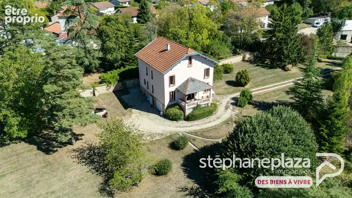 Maison à CEYZERIAT