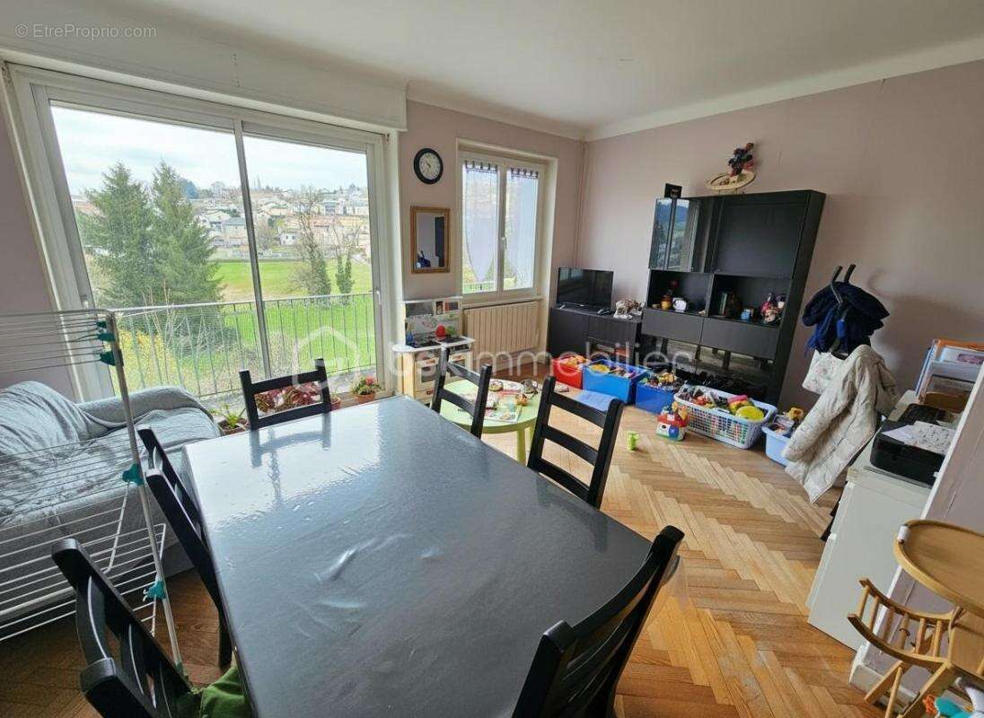 Appartement à YSSINGEAUX