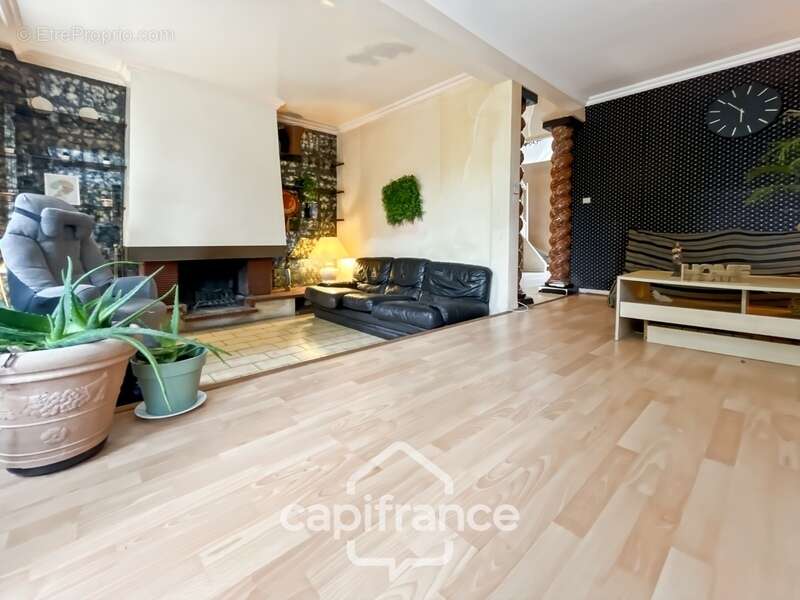 Maison à VILLECRESNES