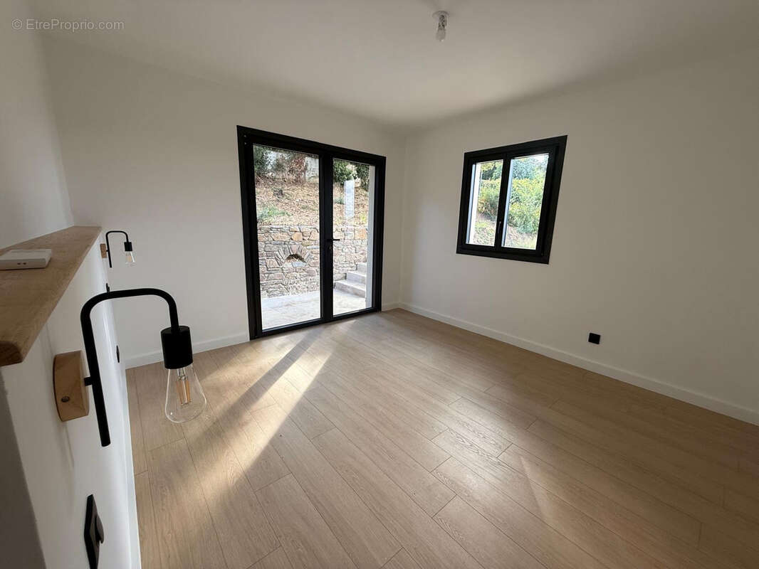 Villa rénovée au cœur de La Croix-Valmer - photo 11