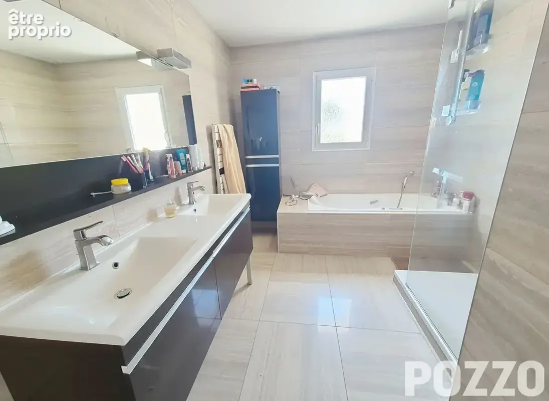 A vendre Maison recente de 8 pp située à Biéville Beuville 14112 - photo 8