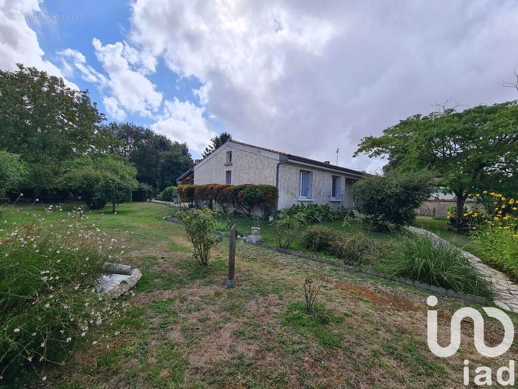 Photo 3 - Maison à VARAIZE