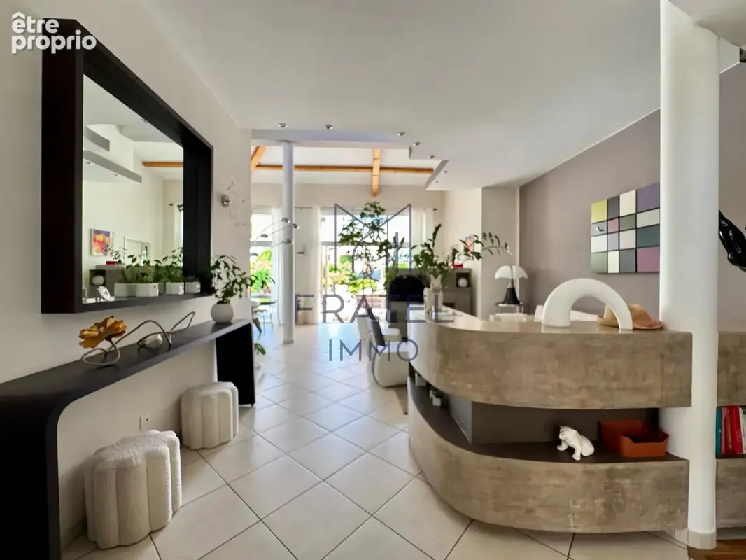 Élégante villa d'architecte T5 de 169 m2 avec piscine - photo 9