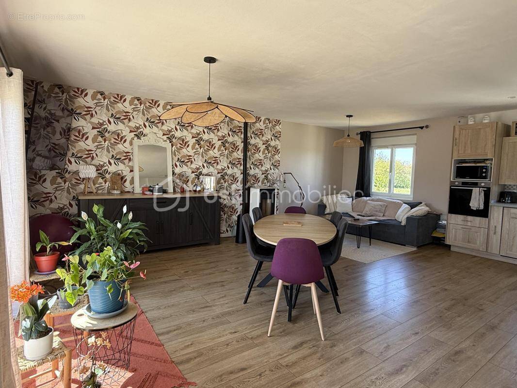 Maison à SAVIGNE-L'EVEQUE