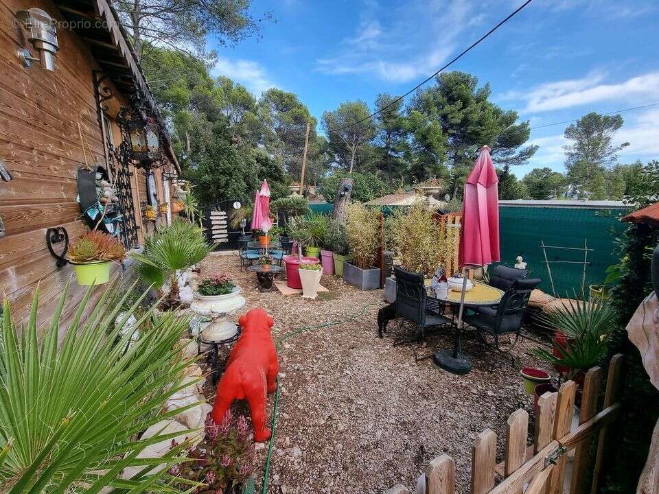Mobil-home, terrain, habitation legere, chalet, 2 pieces, - Maison à LE CASTELLET