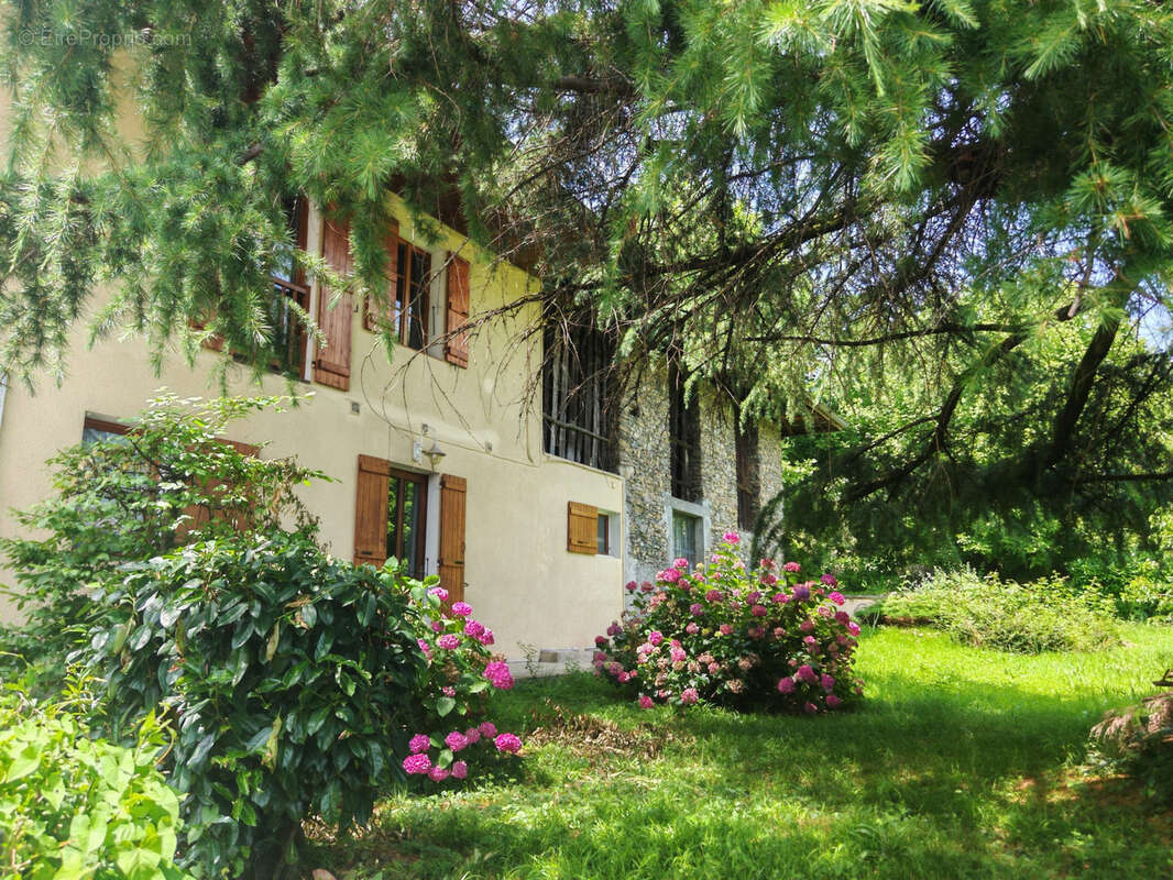 Maison à CHAMOUSSET