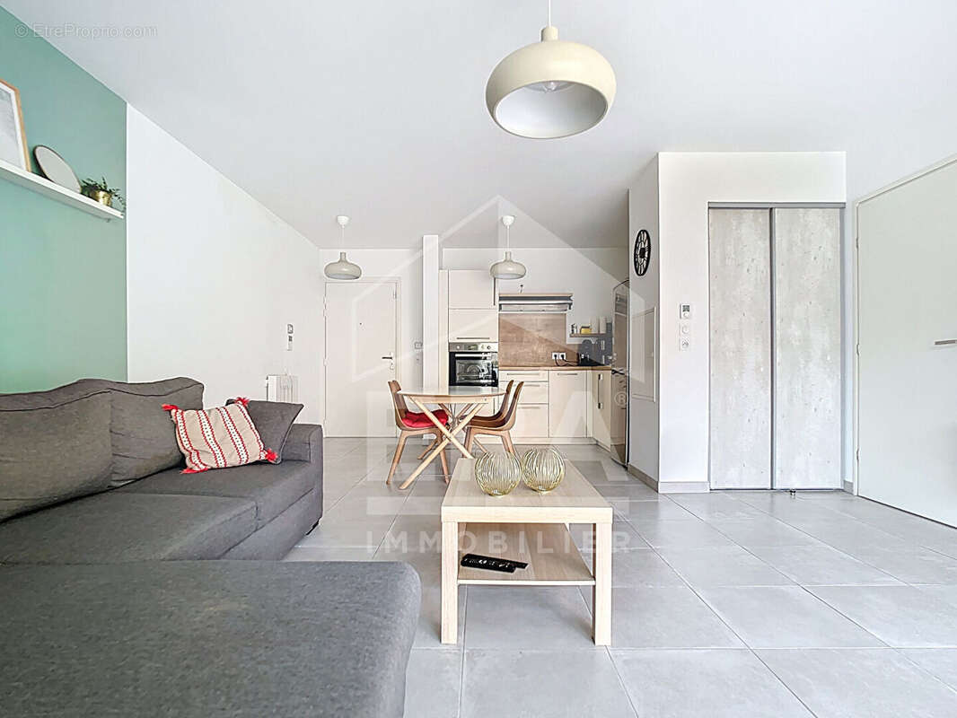 Appartement à MARSEILLE-8E
