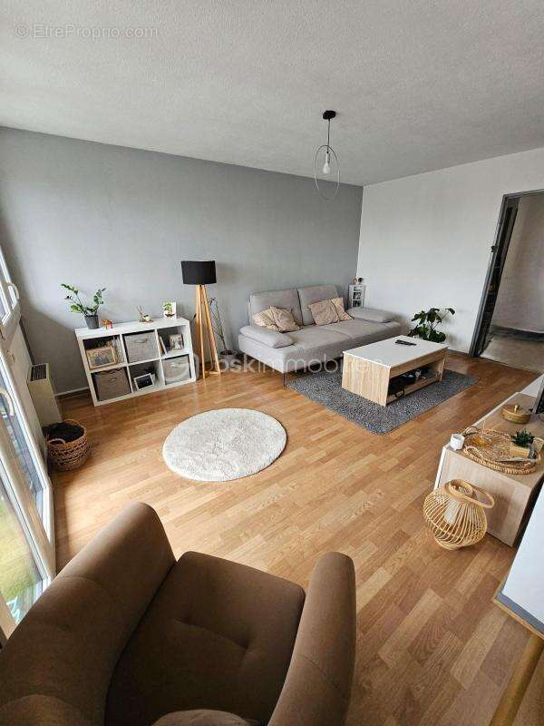 T4 de 78 m² avec ascenseur, balcon, cave et vue panoramique sur les Pyrénées - photo 2