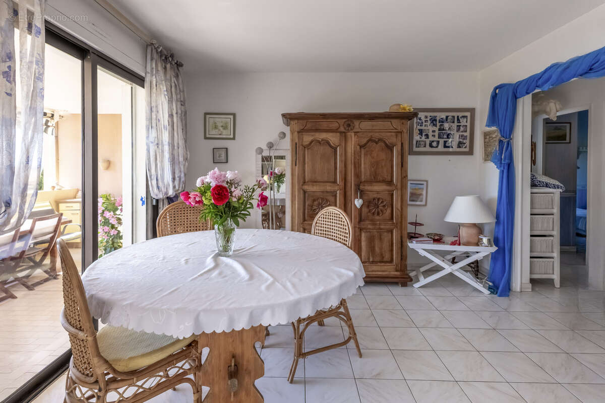 Appartement à SIX-FOURS-LES-PLAGES