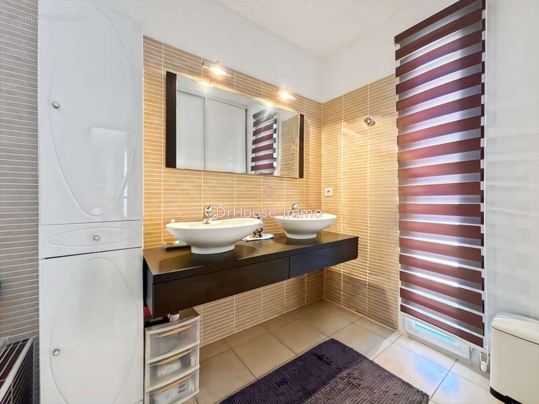 Maison à VILLENEUVE-LES-BEZIERS