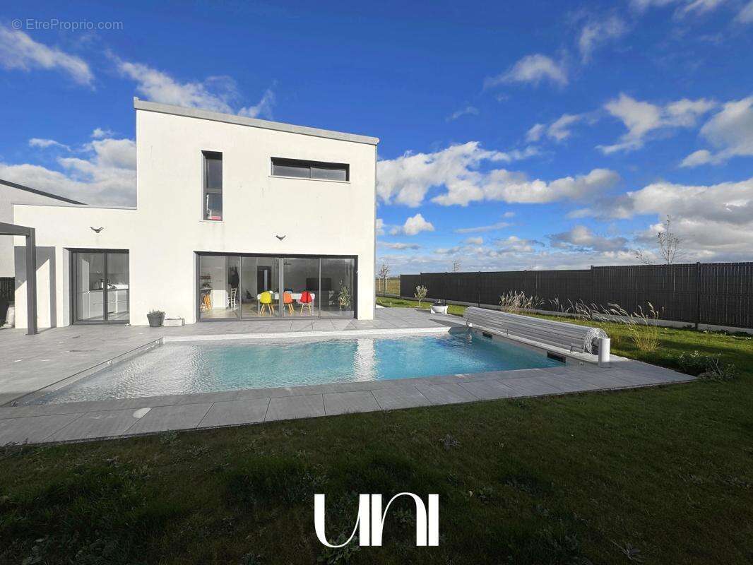 Maison à COURSEULLES-SUR-MER