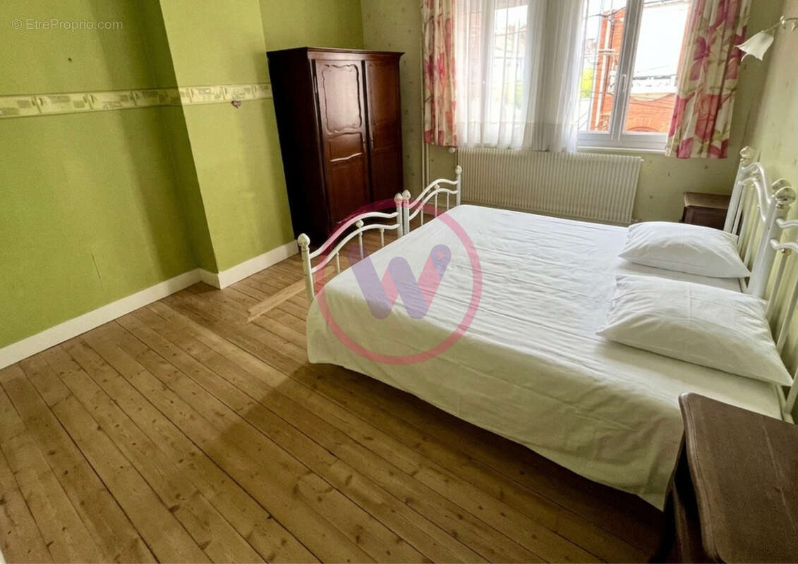EXCLUSIVITE - ARRAS GARE - Maison de ville de 171m2 - 4 chambres et jardin - photo 3