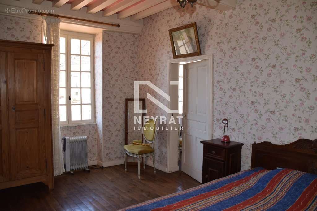 7 kms d'Arnay-le-Duc, Maison en pierre 3 chambres sur 2600m² - photo 9