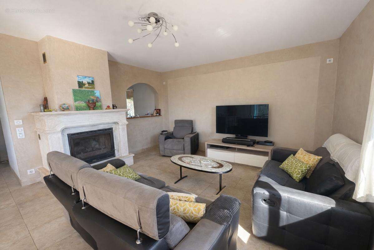 Maison 175 m² à Cucuron  - photo 7