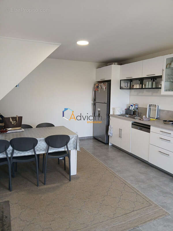 Maison à SAINT-DENIS-LES-REBAIS