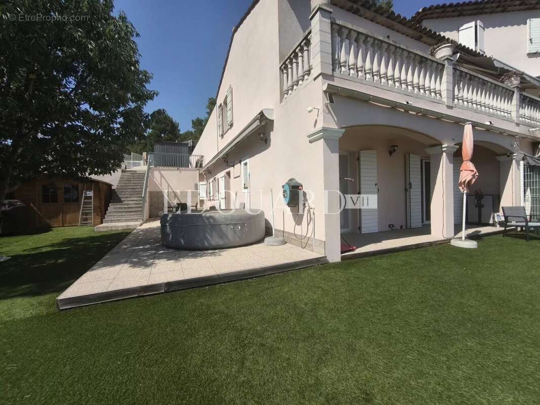 Appartement à ROQUEBRUNE-CAP-MARTIN