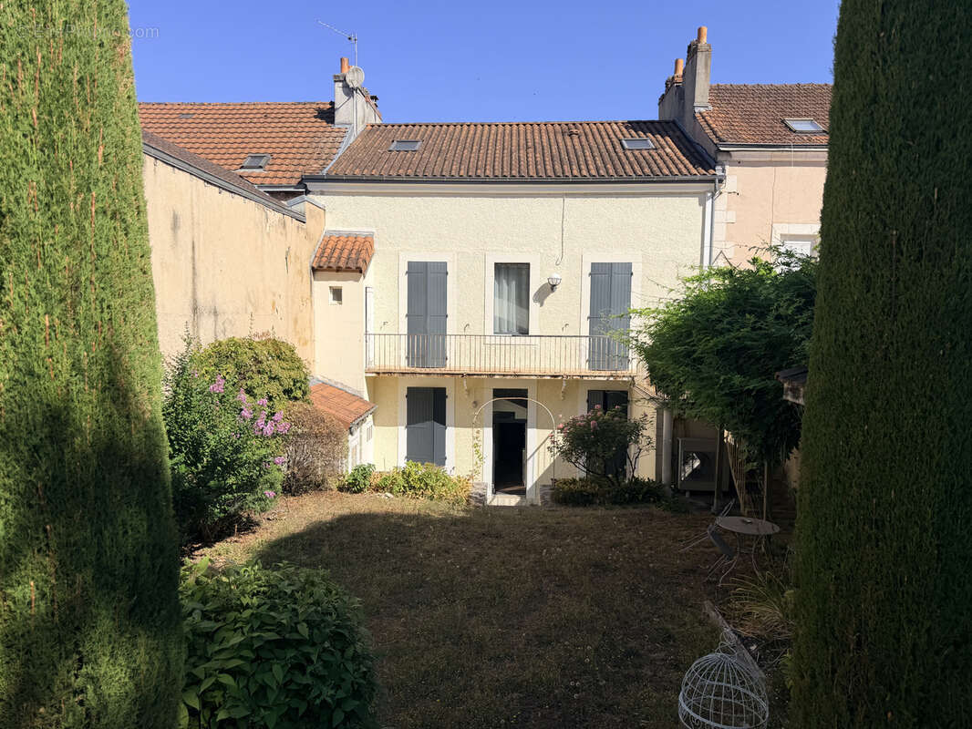 Maison bourgeoise de caractère de 218 m2 avec jardin - photo 19