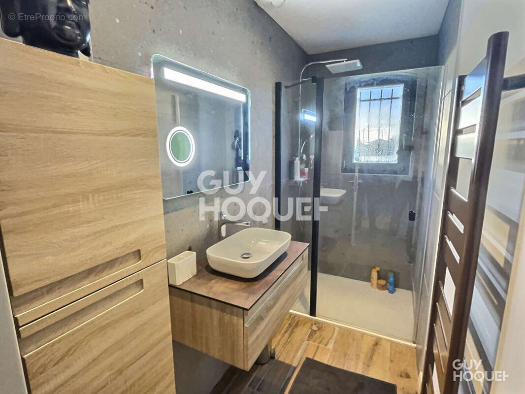 Maison à SAINT-BONNET-DE-MURE