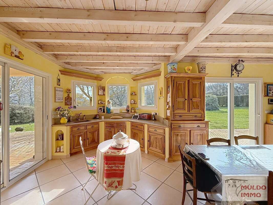 Maison à LA TOUR-DU-PIN