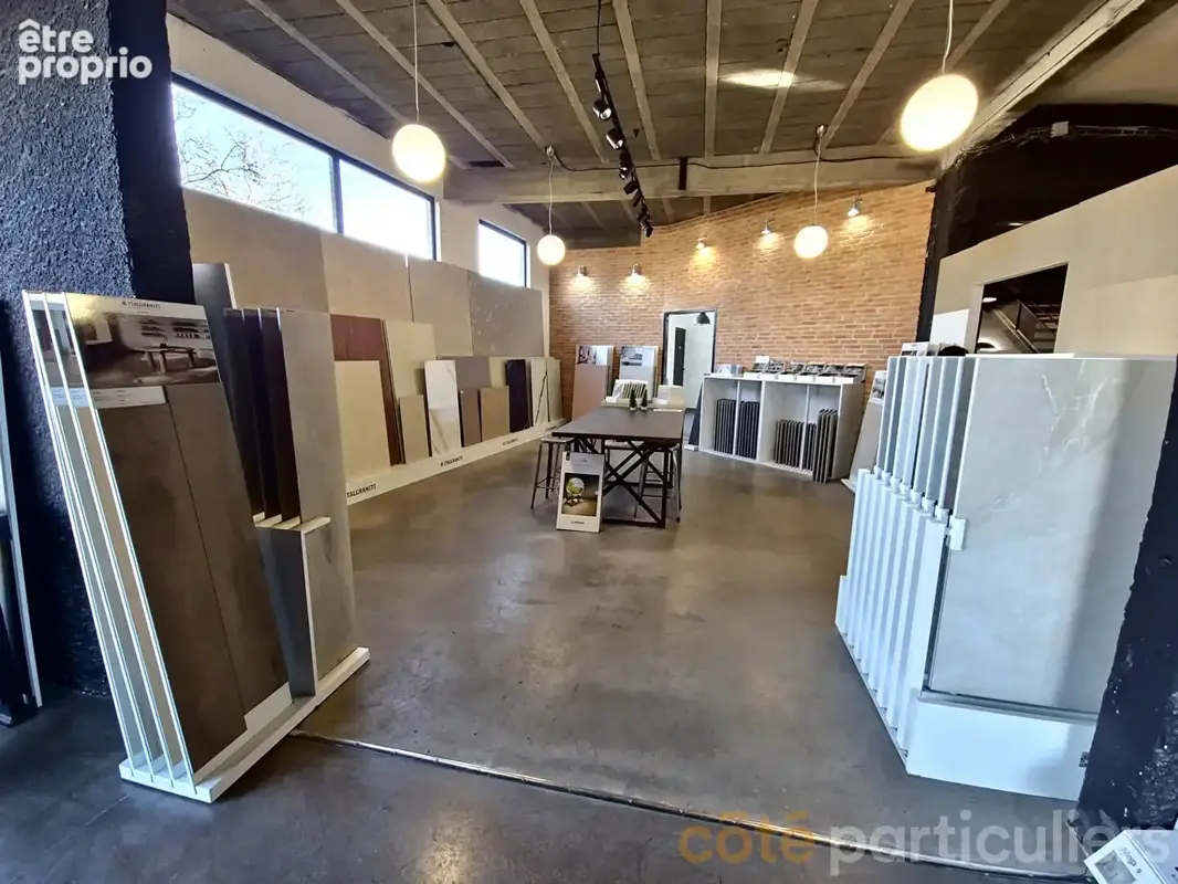Local commercial + appartements  forte visibilité avec parking - photo 6