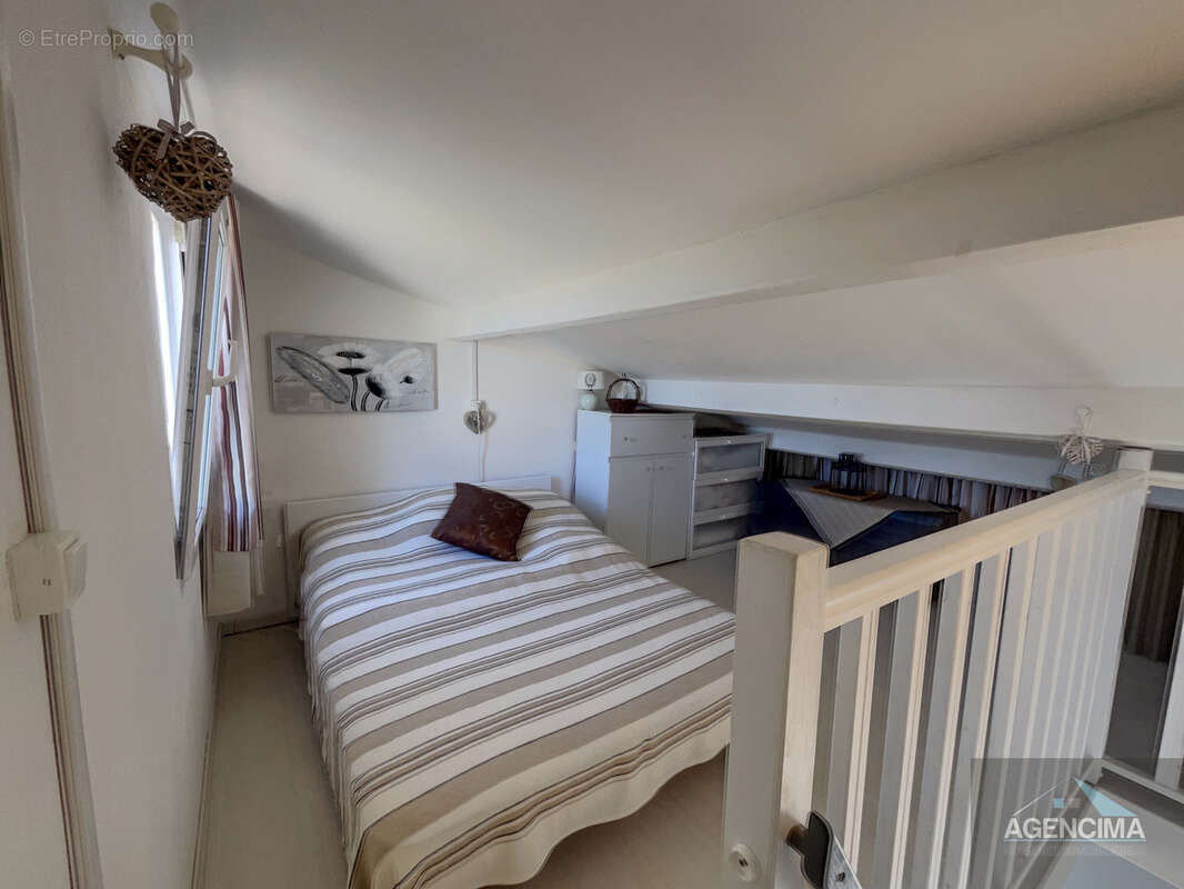 Petite villa avec un terrain de 2100m2 - photo 5