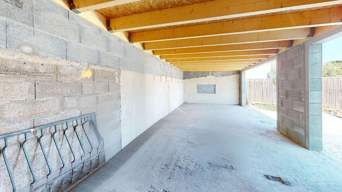 Plateau de 71m2 et atelier de 71m2 à aménager - photo 5