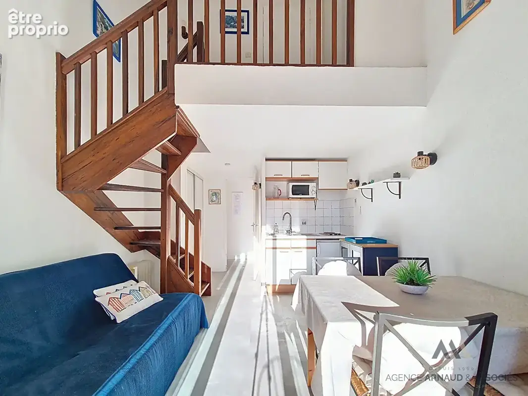 Photo Appartement à Saint-Cyr-Sur-Mer au prix de 239 000€