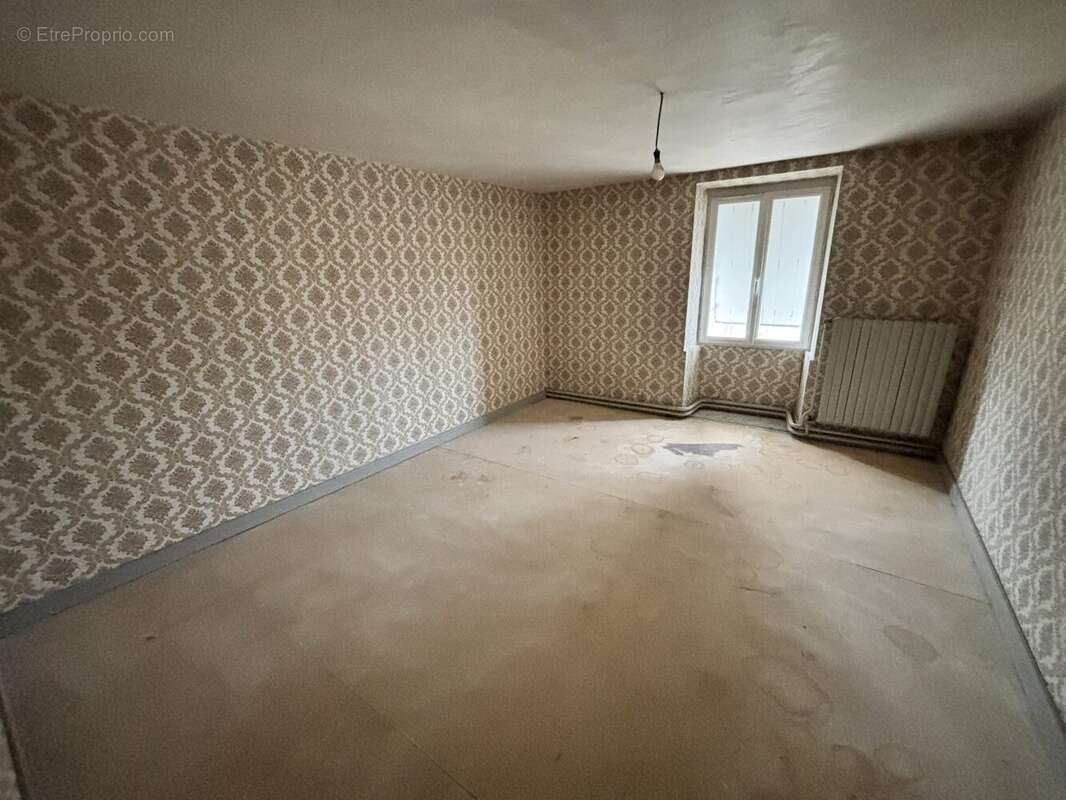 Maison à NEUVILLE-DE-POITOU