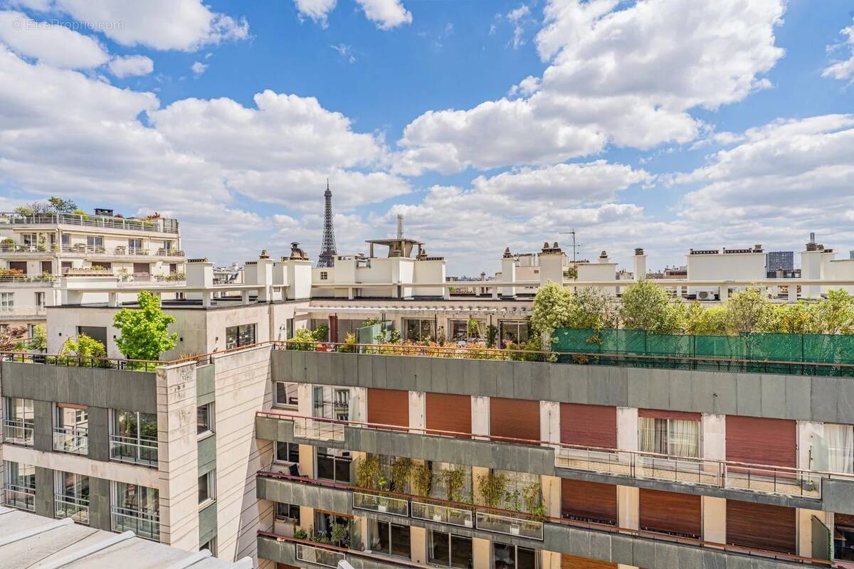 Appartement à PARIS-16E