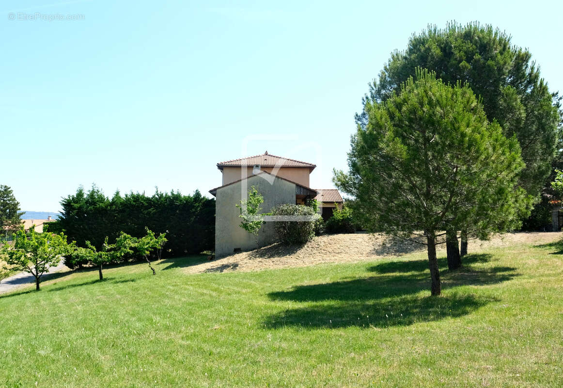 Maison à VILLENEUVE-DE-BERG
