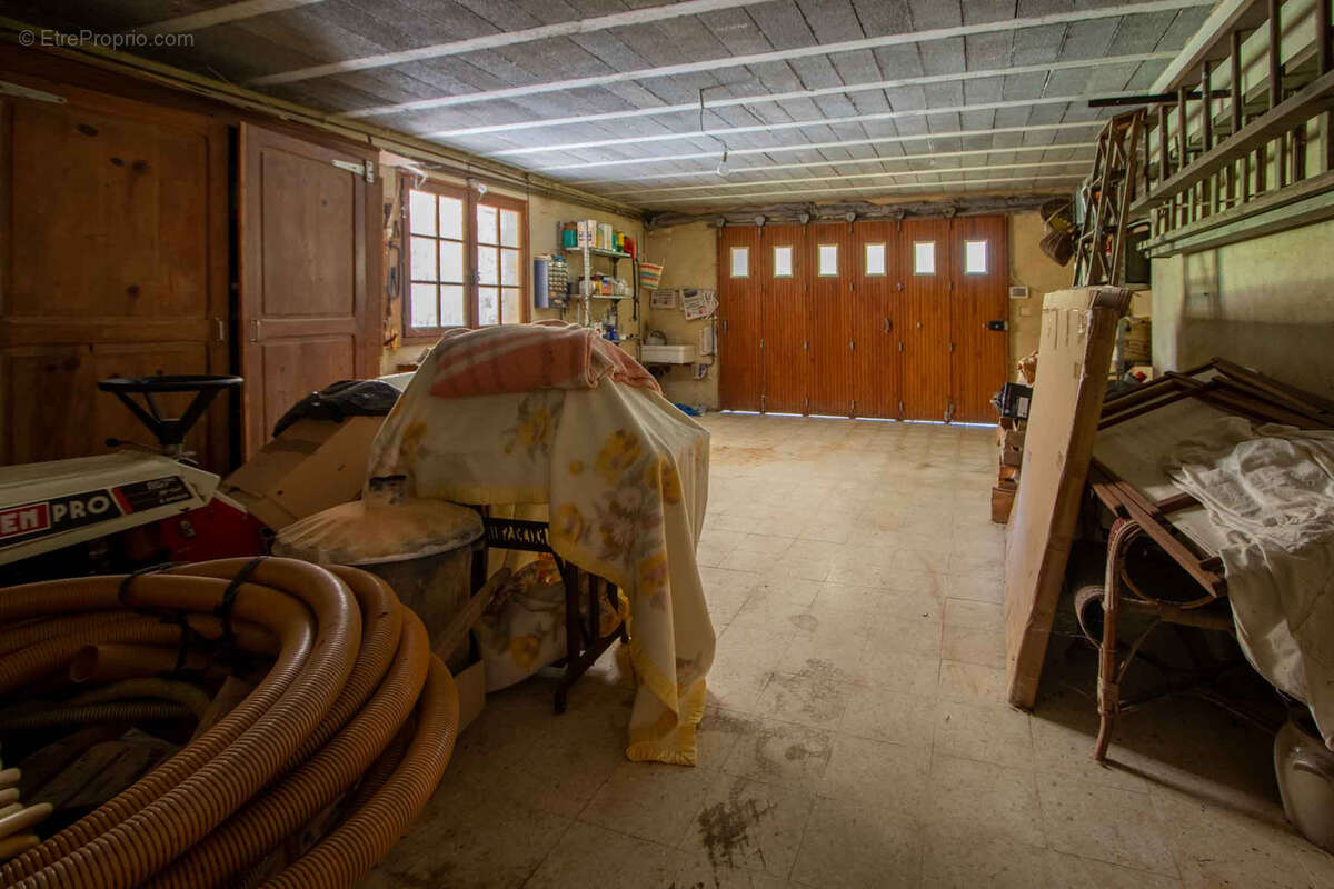 Maison à SAINT-JULIEN-DE-LAMPON