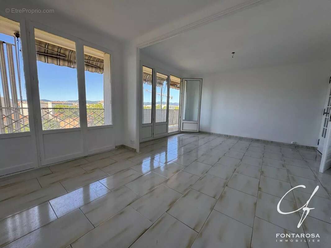 Appartement à FREJUS