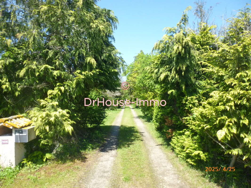 Maison à FAUGUEROLLES