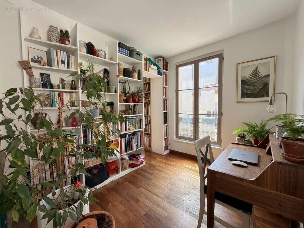Appartement à PARIS-20E